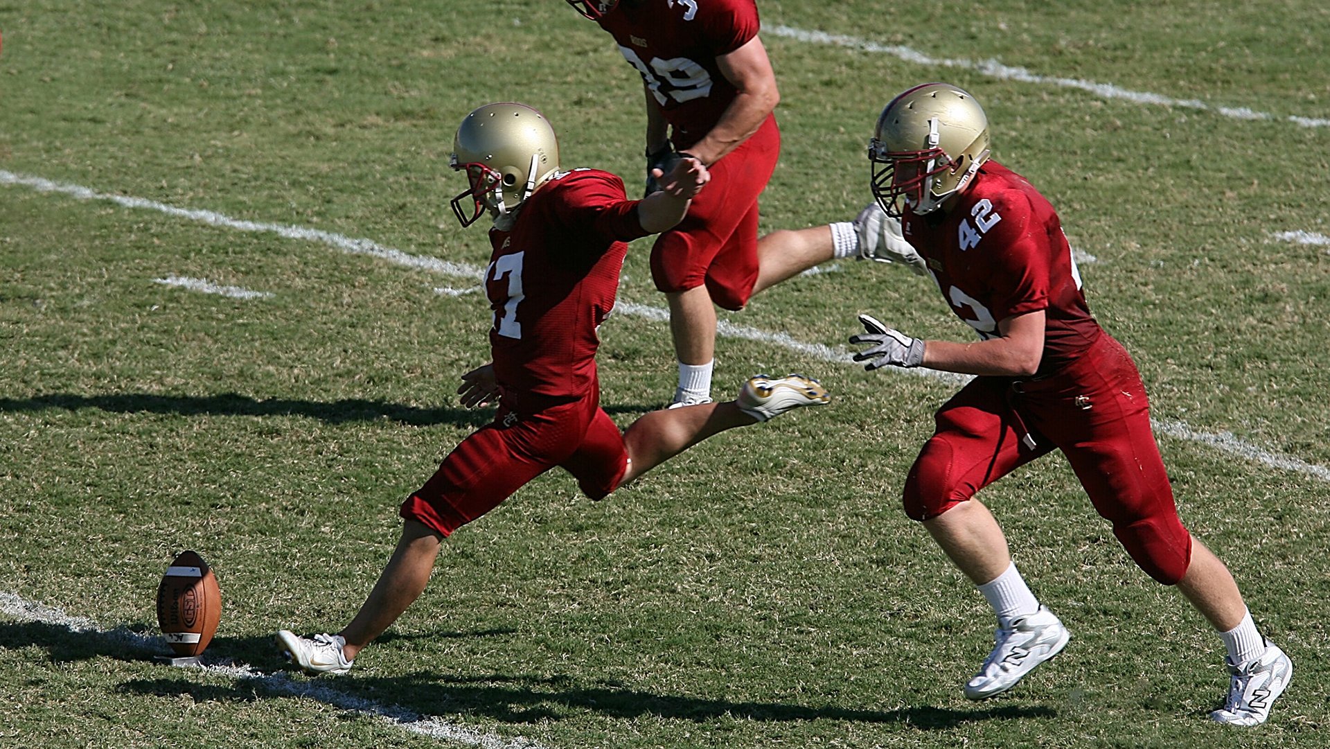 从赛道到绿茵场，卡拉斯科的F1式接管与奥地利对阿尔及利亚的全面压制哲学