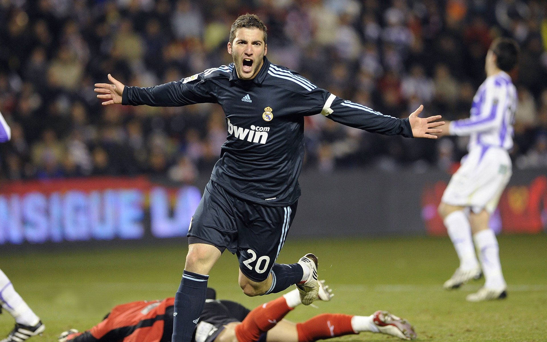 年度焦点之战之夜，字母哥如何以洪荒之力彻底打爆防线